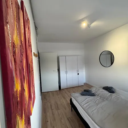 Zentrale Helle 2-zimmer Mit Modernem Flair *
