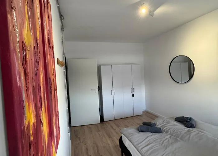 Zentrale Helle 2-zimmer Mit Modernem Flair *